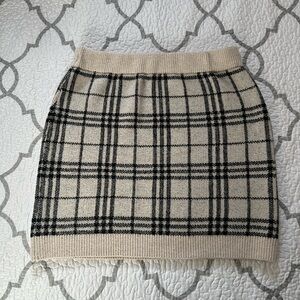 Time + Tru  Light Tan/ Black Plaid Sweater Skirt Women’s Size Large (12-14)